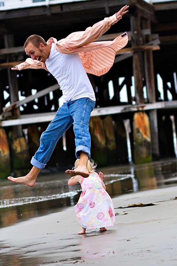 family portraits on the beach Todd and Lily